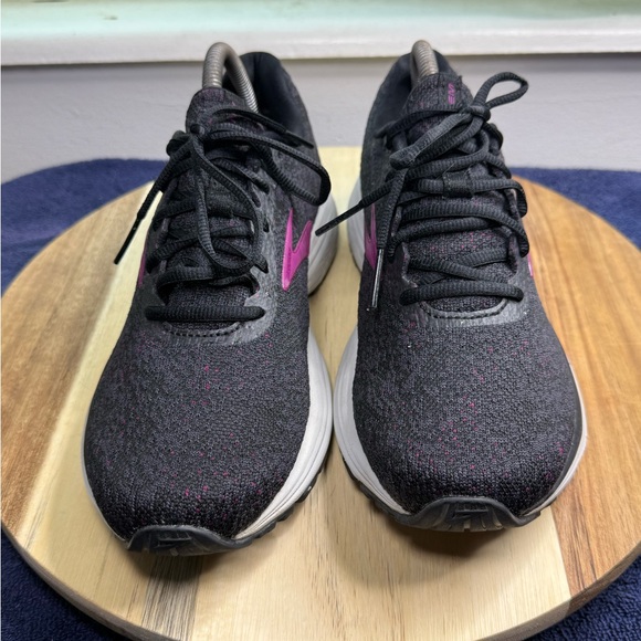 Brooks Women's Charcoal and Magenta Athletic Shoes (Women’s 10) - Picture 2 of 9